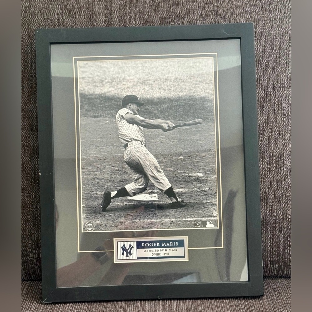 Roger Maris framed picture
New York Yankees Roger Morris 61st HR